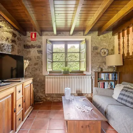 Casa Llanes Con Jardin - La Casa Del Gueelu Hontoria