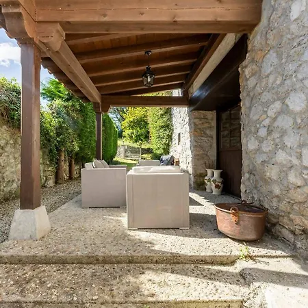 Casa Llanes Con Jardin - La Casa Del Gueelu Hontoria