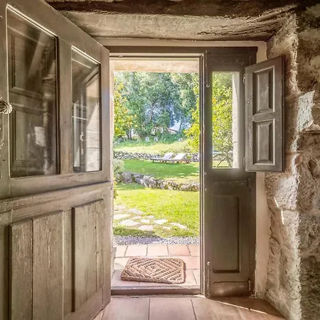Casa Llanes Con Jardin - La Casa Del Gueelu Villa Hontoria
